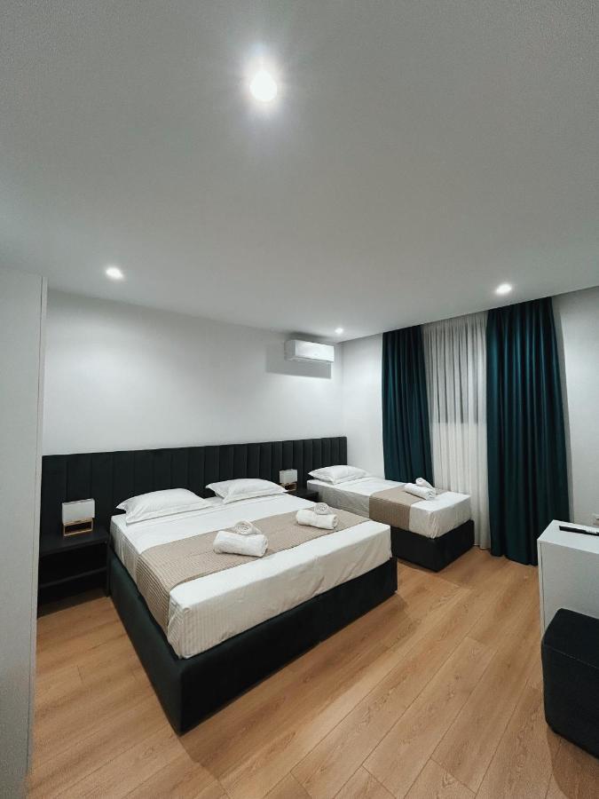 Clinton Tirana Inn מראה חיצוני תמונה