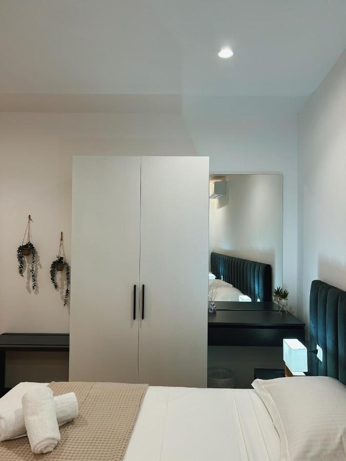 Clinton Tirana Inn מראה חיצוני תמונה