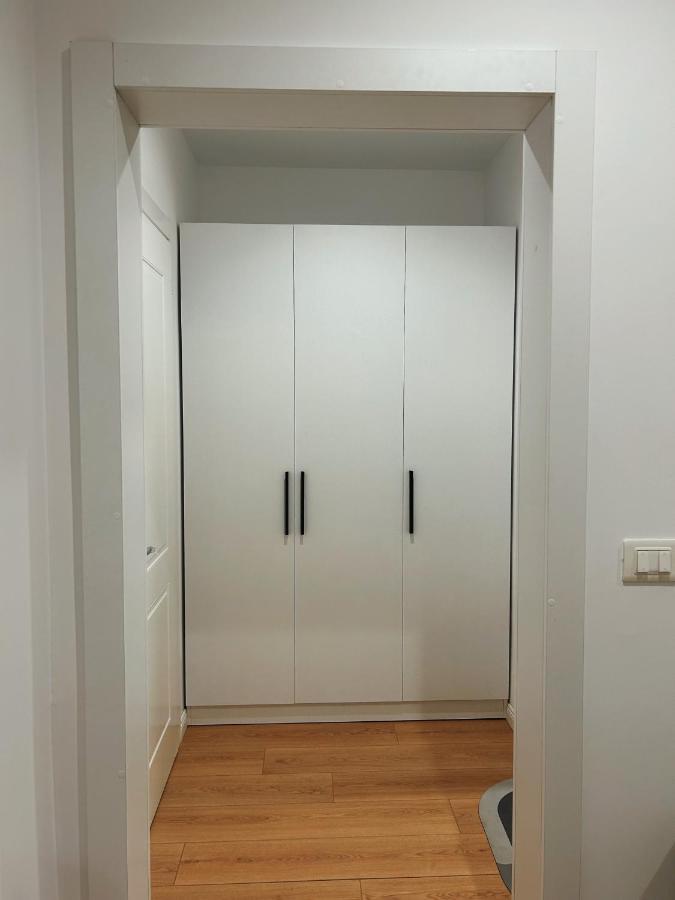 Clinton Tirana Inn מראה חיצוני תמונה