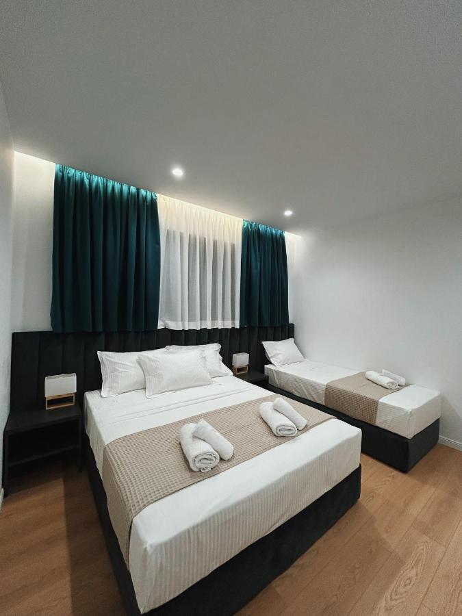 Clinton Tirana Inn מראה חיצוני תמונה