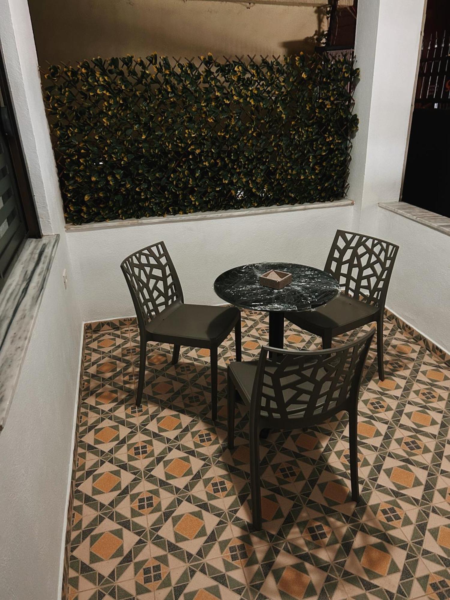 Clinton Tirana Inn מראה חיצוני תמונה
