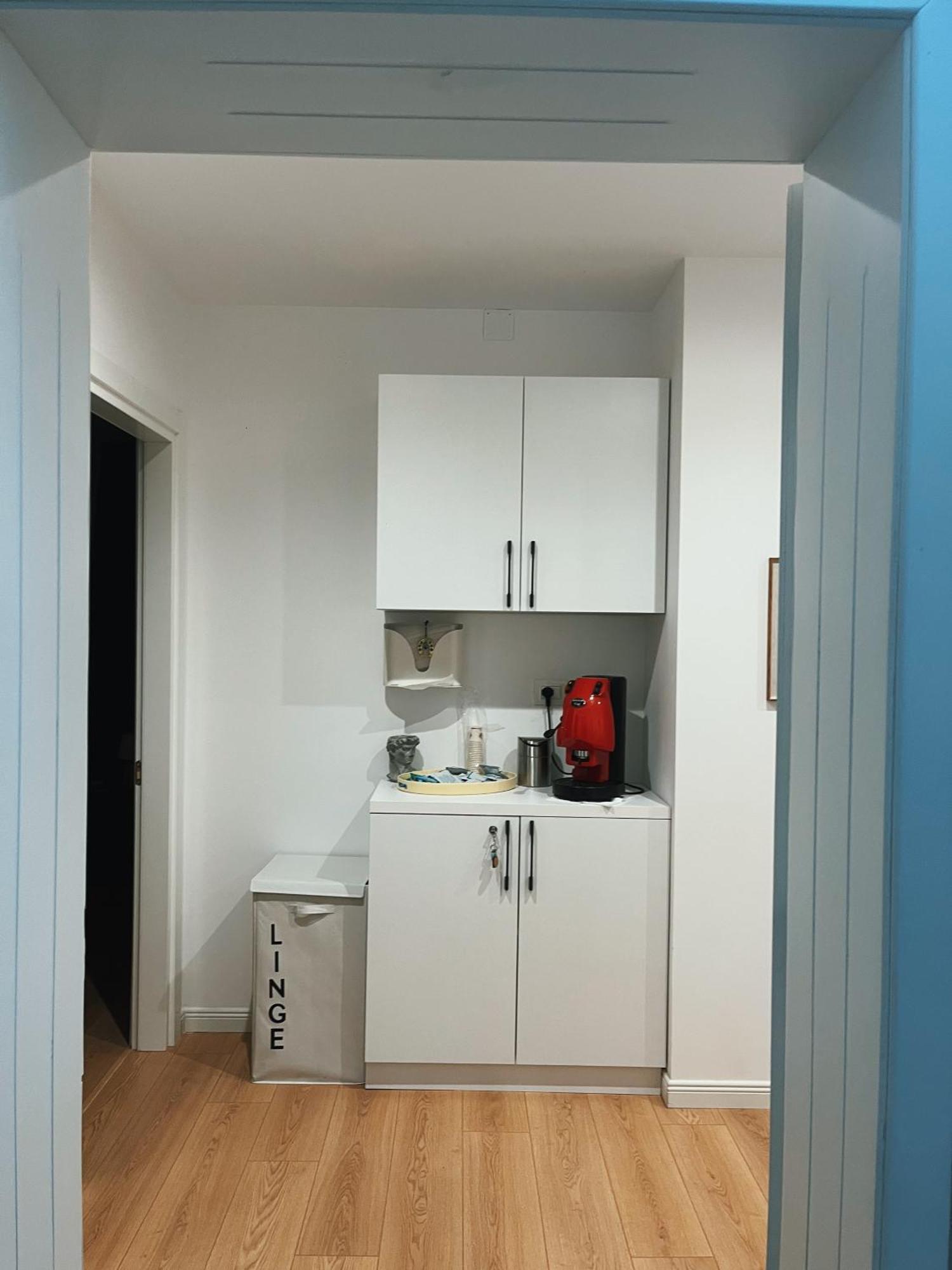 Clinton Tirana Inn מראה חיצוני תמונה