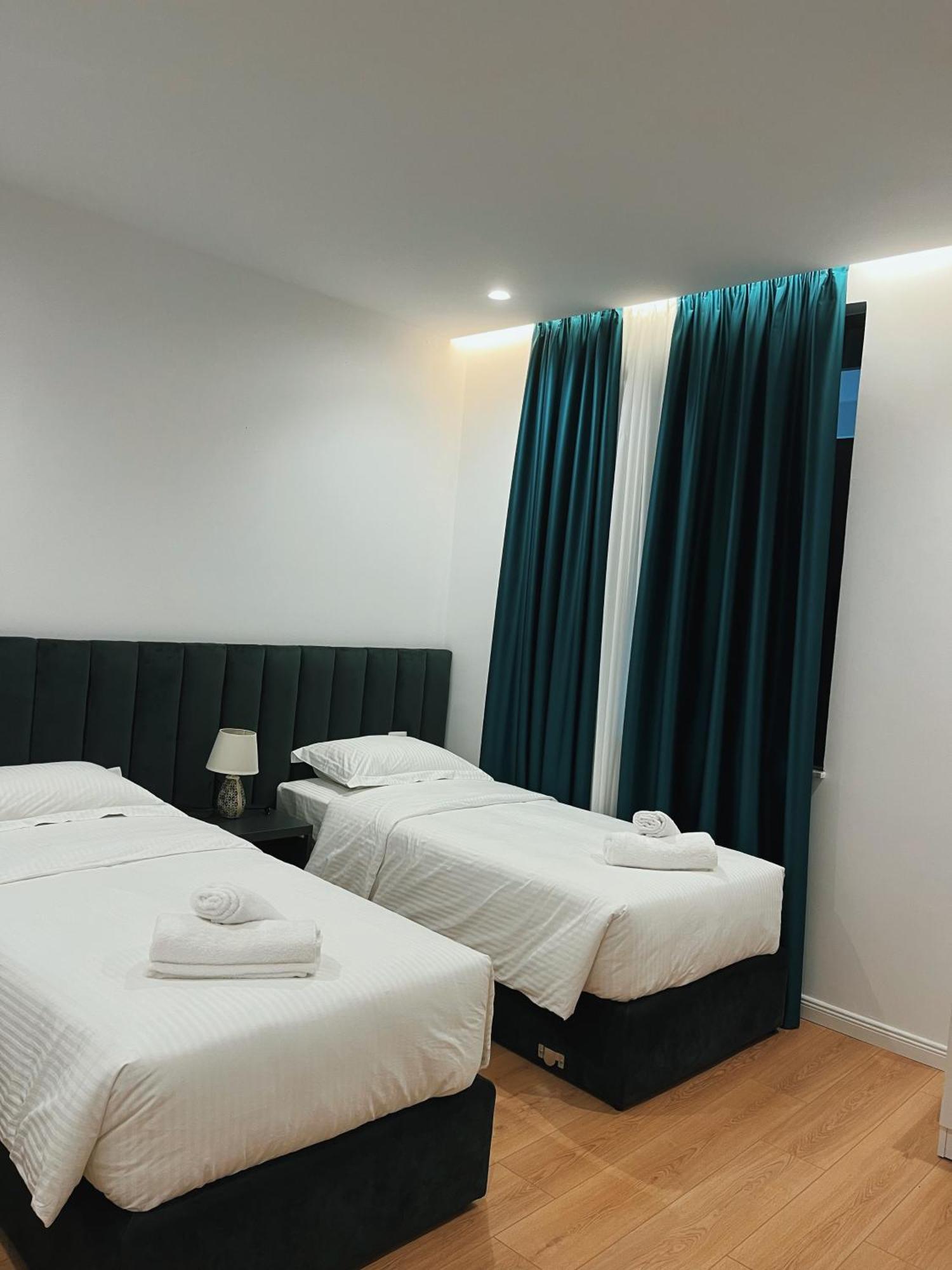 Clinton Tirana Inn מראה חיצוני תמונה