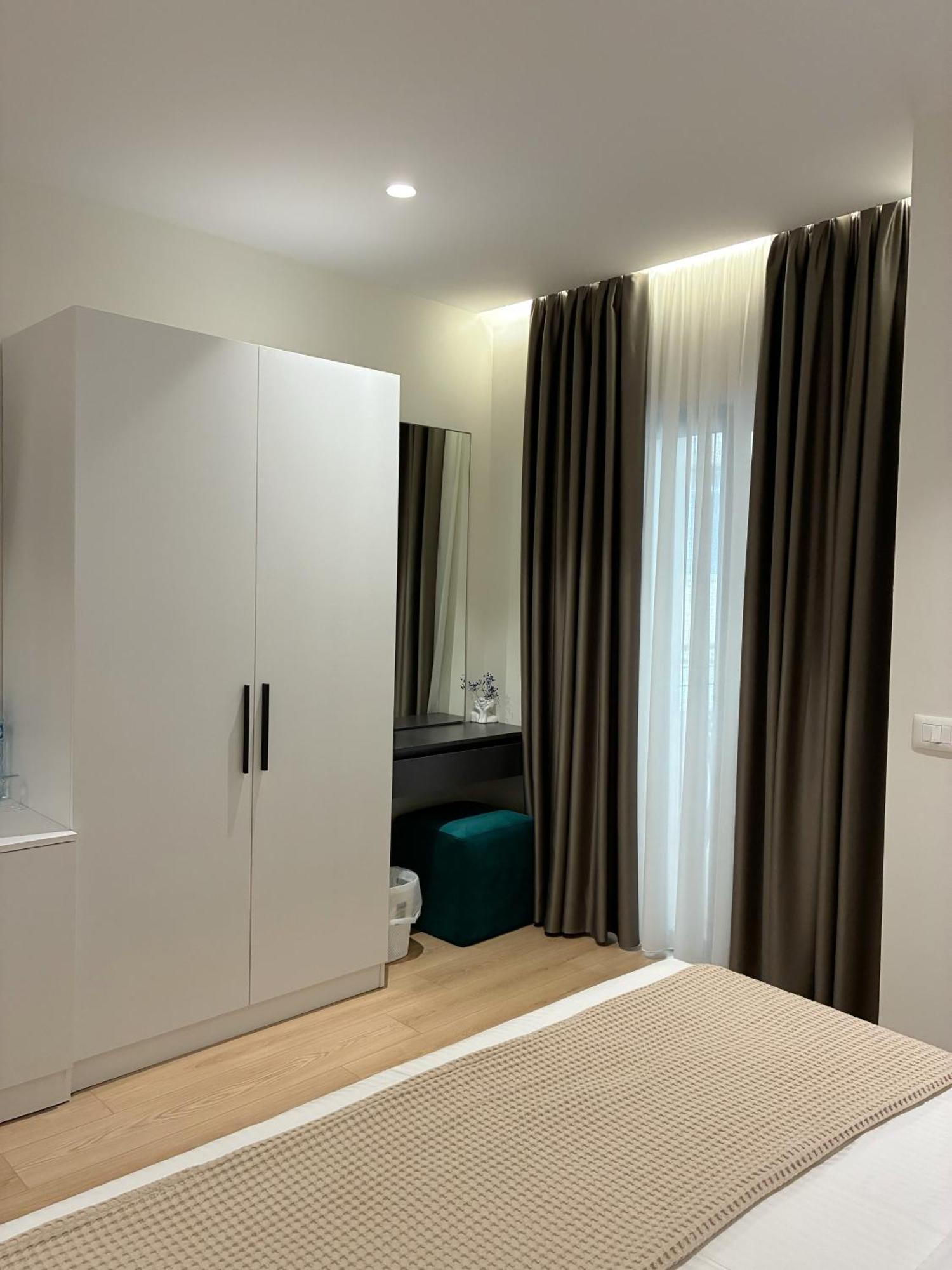 Clinton Tirana Inn מראה חיצוני תמונה